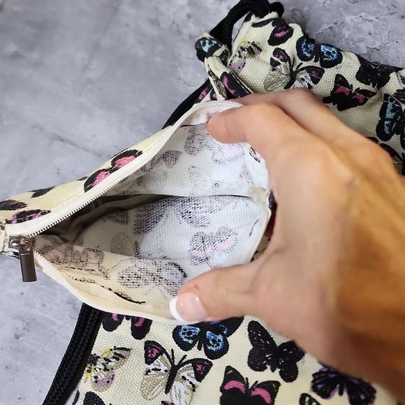 Butterfly 🦋 print cloth drawstring backpack - Picture 2 of 6